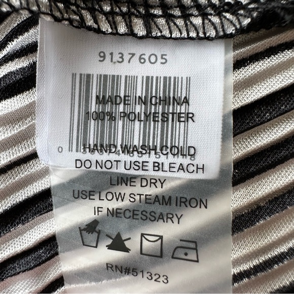 Vince Camuto Striped Top Blouse Size S 🌸 - Picture 8 of 9